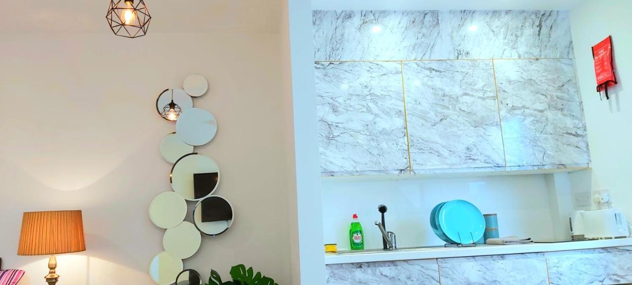 Lovely Studio Apartment Sheffield City Centre - Netflix, Wifi, Digital Tv Bagian luar foto