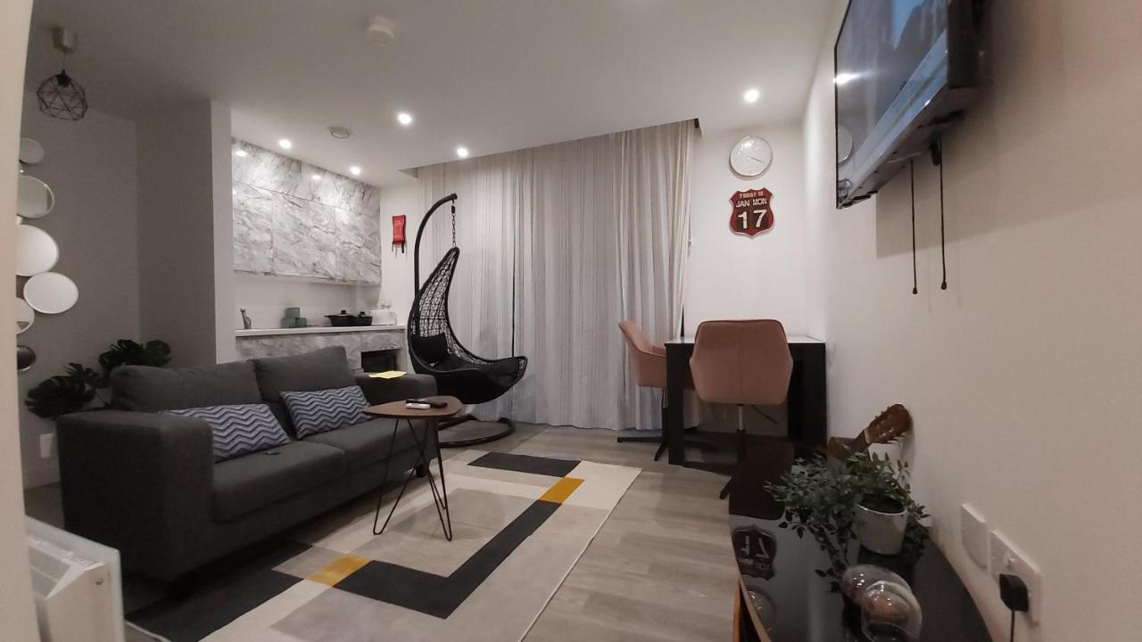 Lovely Studio Apartment Sheffield City Centre - Netflix, Wifi, Digital Tv Bagian luar foto